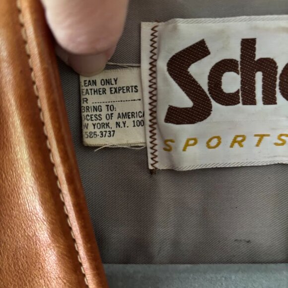 Vintage leather vest from Schott N.Y.C. Sportswear, New York City. - Picture 4 of 8